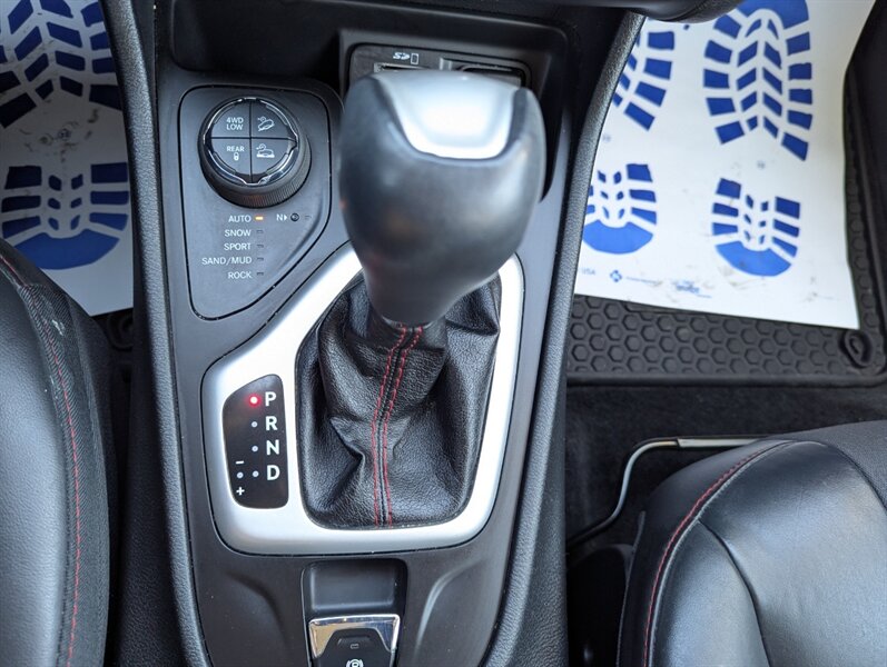 2015 Jeep Cherokee Trailhawk   - Photo 29 - Calgary, AB T2B 2Y9