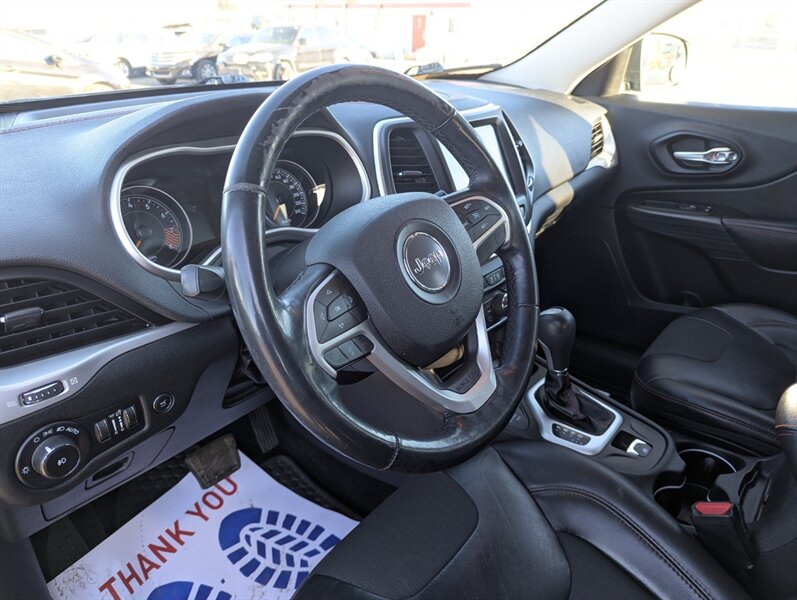 2015 Jeep Cherokee Trailhawk   - Photo 13 - Calgary, AB T2B 2Y9