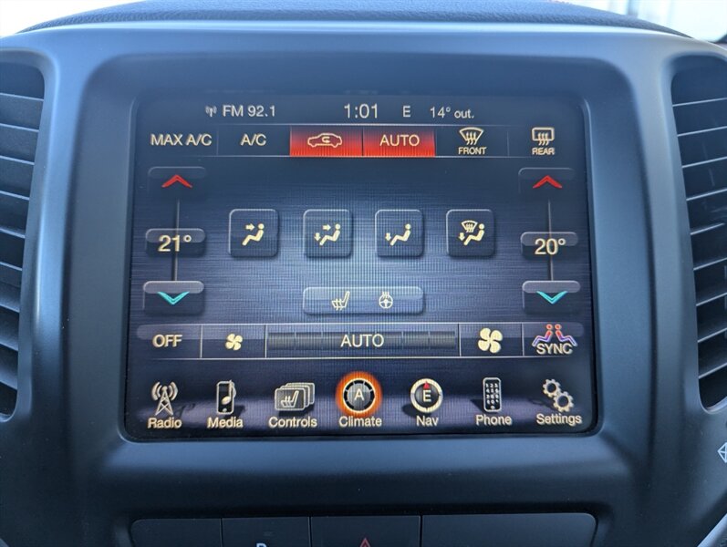 2015 Jeep Cherokee Trailhawk   - Photo 23 - Calgary, AB T2B 2Y9