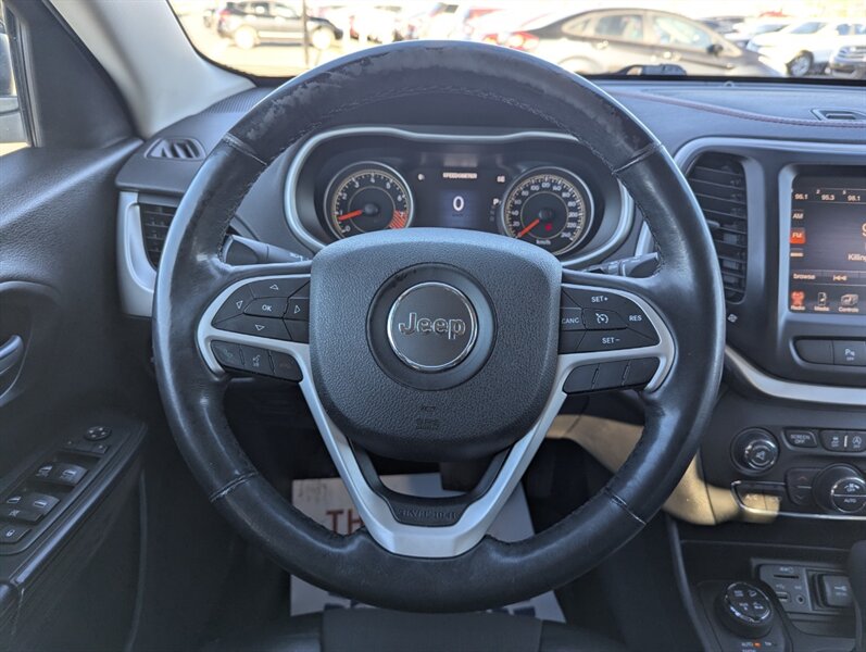 2015 Jeep Cherokee Trailhawk   - Photo 35 - Calgary, AB T2B 2Y9