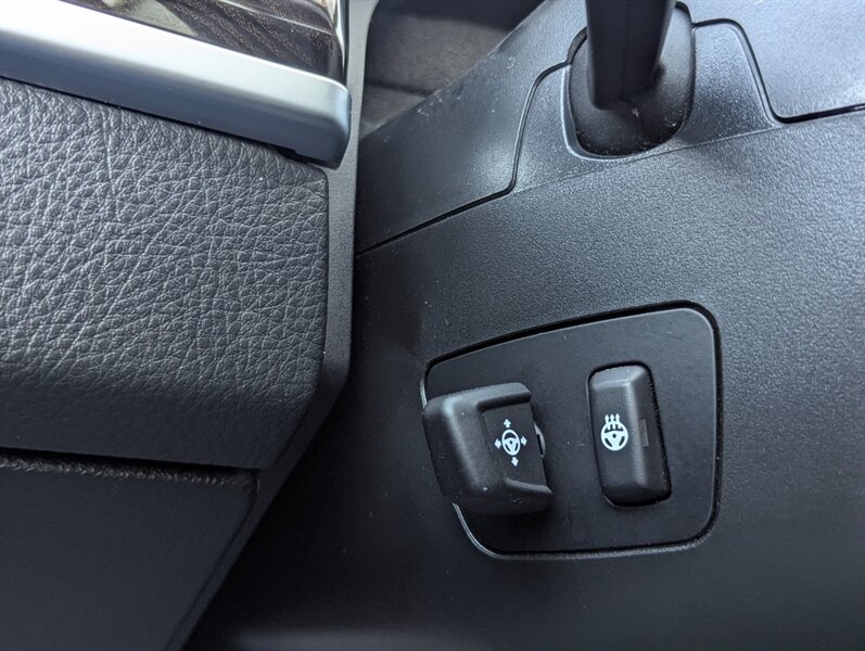 2013 BMW 528i xDrive - Photo 19 - Calgary, AB T2B 2Y9