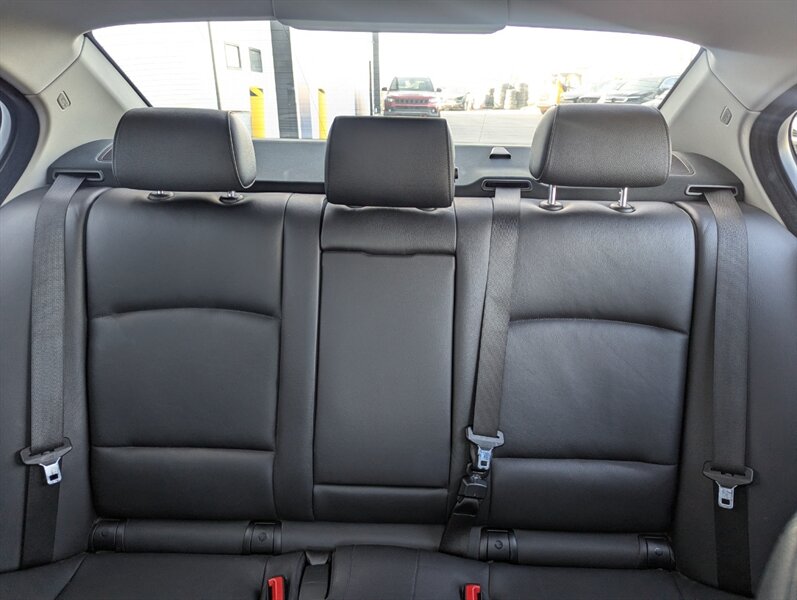 2013 BMW 528i xDrive - Photo 30 - Calgary, AB T2B 2Y9