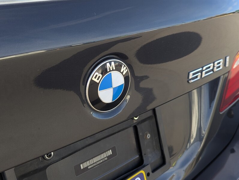 2013 BMW 528i xDrive - Photo 41 - Calgary, AB T2B 2Y9