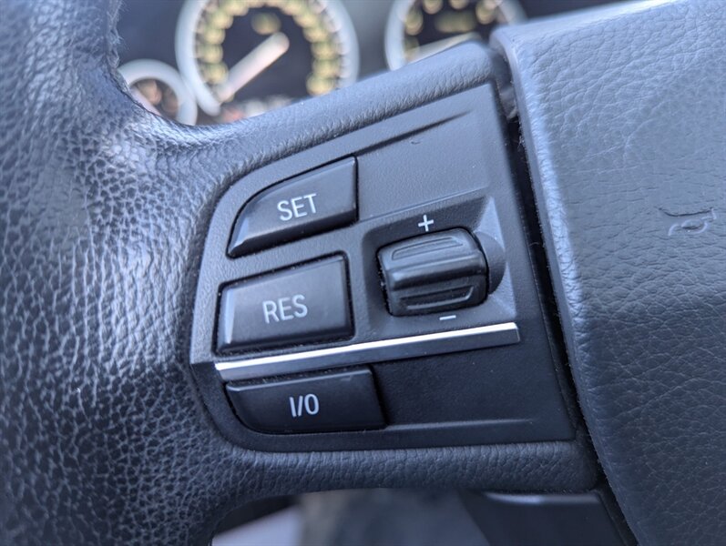 2013 BMW 528i xDrive - Photo 17 - Calgary, AB T2B 2Y9