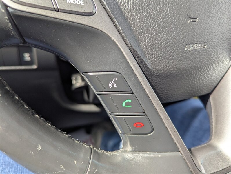 2018 Hyundai SANTA FE Sport 2.4L - Photo 18 - Calgary, AB T2B 2Y9