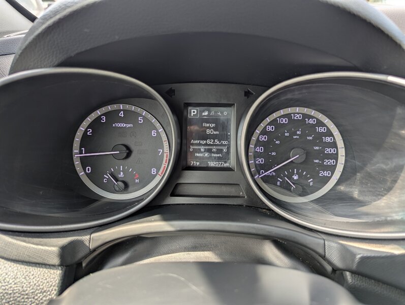2018 Hyundai SANTA FE Sport 2.4L - Photo 15 - Calgary, AB T2B 2Y9