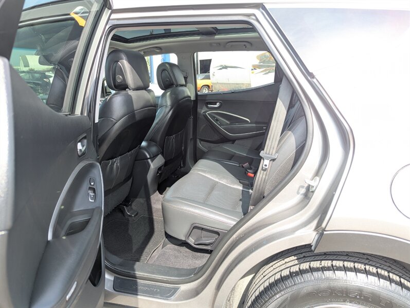 2018 Hyundai SANTA FE Sport 2.4L - Photo 28 - Calgary, AB T2B 2Y9