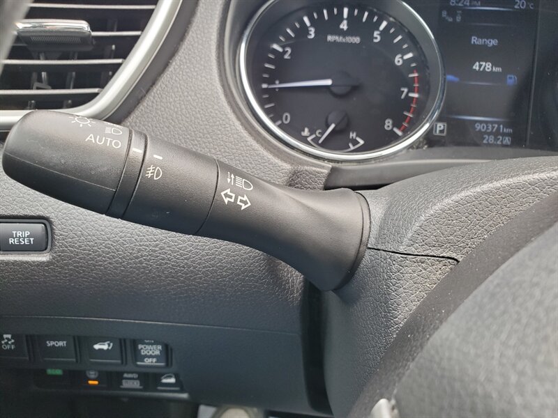 2016 Nissan Rogue SL - Photo 20 - Calgary, AB T2B 2Y9