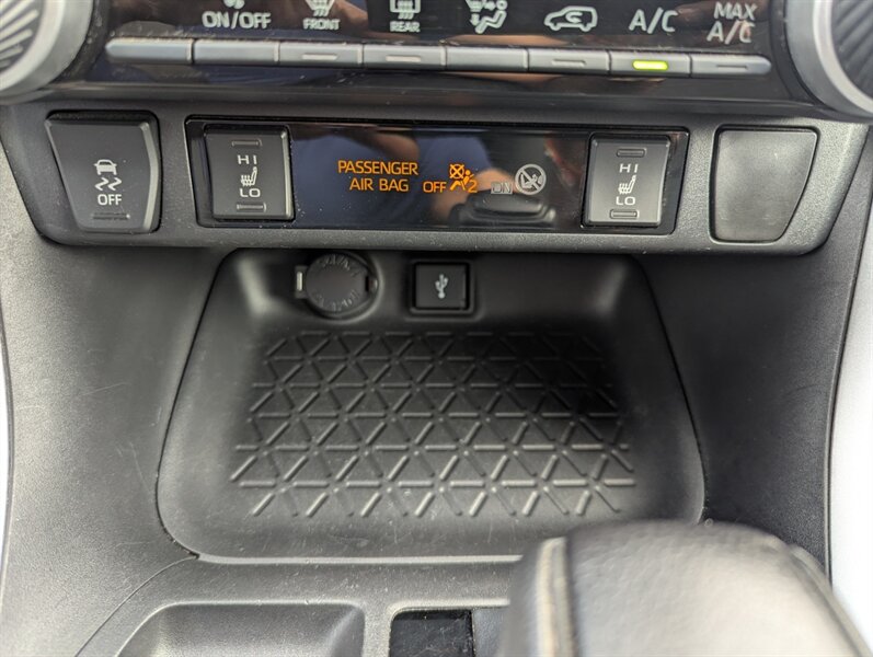 2022 Toyota RAV4 LE - Photo 23 - Calgary, AB T2B 2Y9