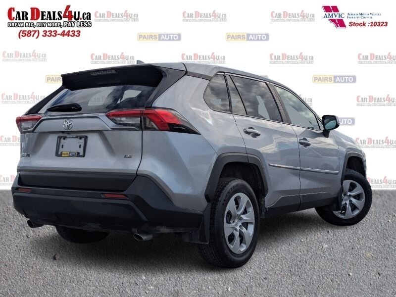 2022 Toyota RAV4 LE - Photo 3 - Calgary, AB T2B 2Y9