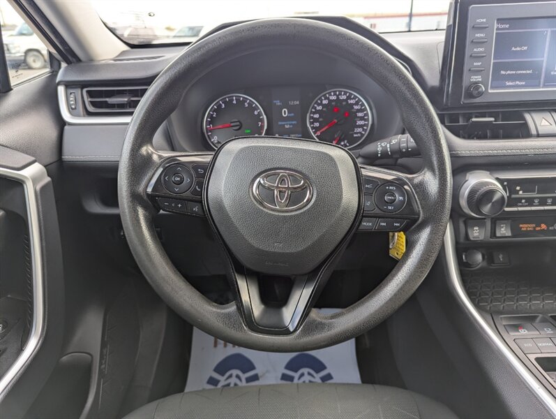 2022 Toyota RAV4 LE - Photo 30 - Calgary, AB T2B 2Y9