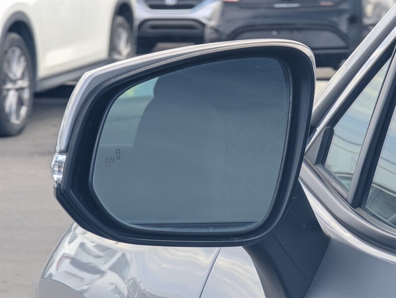 2022 Toyota RAV4 LE - Photo 35 - Calgary, AB T2B 2Y9