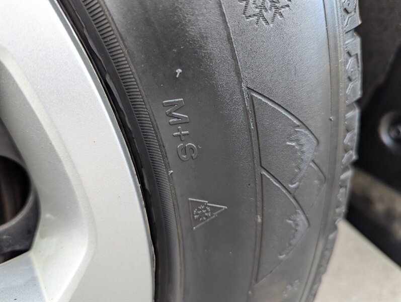 2022 Toyota RAV4 LE - Photo 42 - Calgary, AB T2B 2Y9