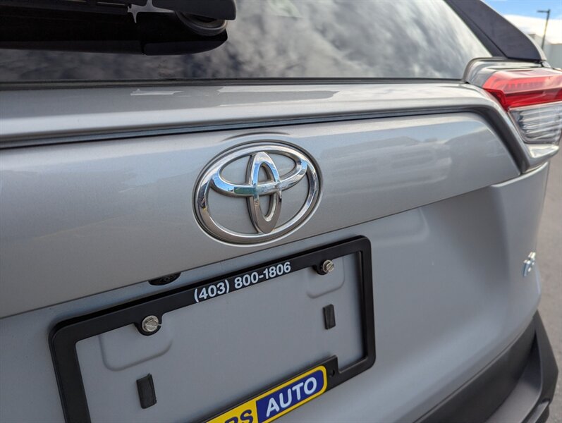 2022 Toyota RAV4 LE - Photo 37 - Calgary, AB T2B 2Y9