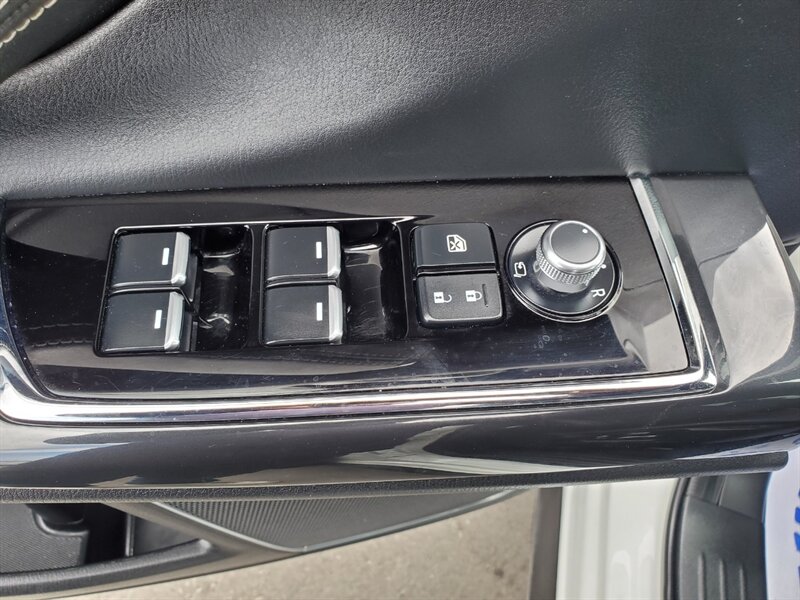 2023 Mazda CX-9 Kuro Edition - Photo 9 - Calgary, AB T2B 2Y9