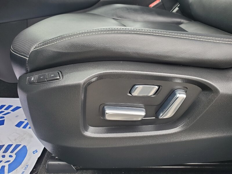 2023 Mazda CX-9 Kuro Edition - Photo 10 - Calgary, AB T2B 2Y9