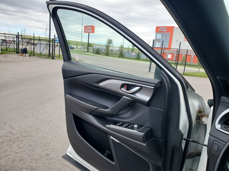 2023 Mazda CX-9 Kuro Edition - Photo 14 - Calgary, AB T2B 2Y9