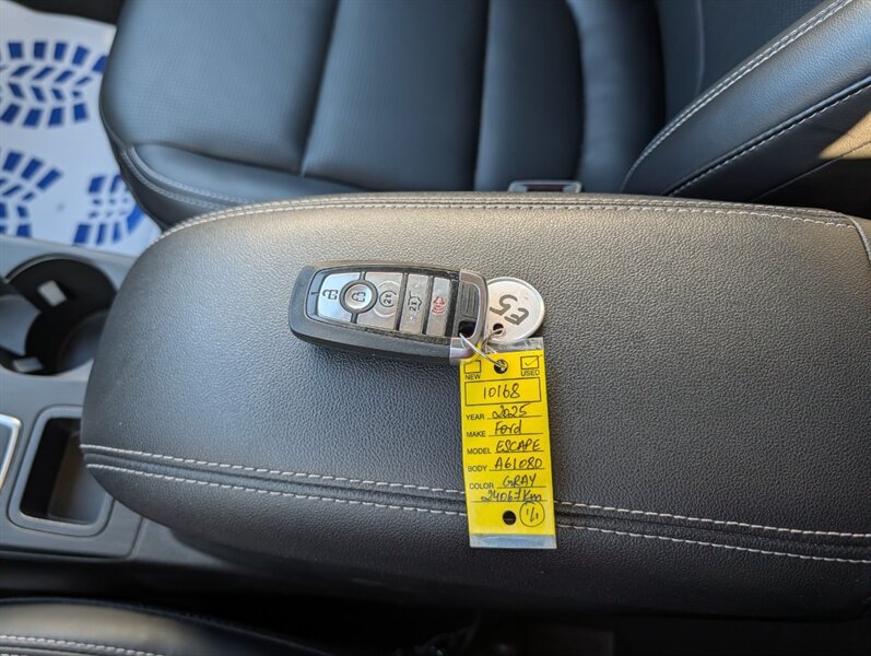 2025 Ford Escape Platinum - Photo 29 - Calgary, AB T2B 2Y9