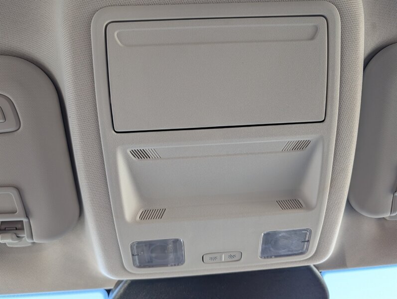 2025 Ford Escape Platinum - Photo 30 - Calgary, AB T2B 2Y9