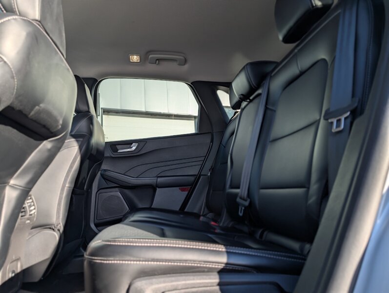 2025 Ford Escape Platinum - Photo 9 - Calgary, AB T2B 2Y9