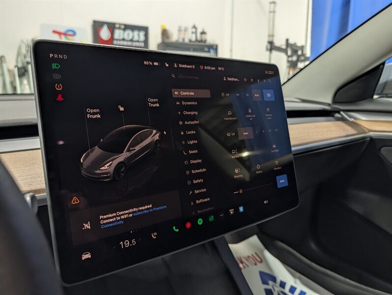 2022 Tesla Model 3 Long Range - Photo 29 - Calgary, AB T2B 2Y9