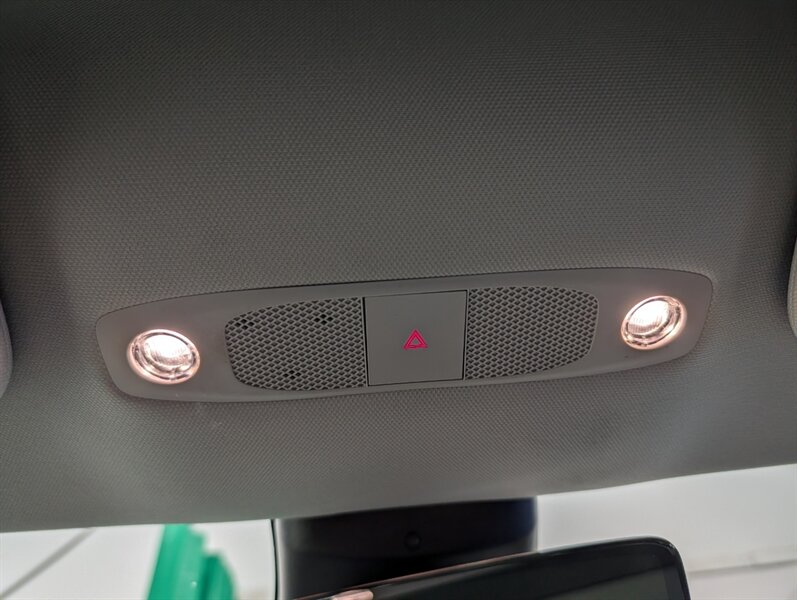 2022 Tesla Model 3 Long Range - Photo 31 - Calgary, AB T2B 2Y9