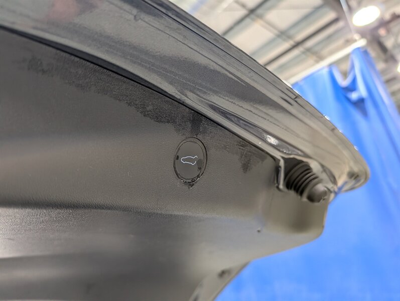 2022 Tesla Model 3 Long Range - Photo 18 - Calgary, AB T2B 2Y9