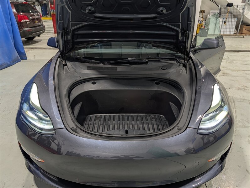 2022 Tesla Model 3 Long Range - Photo 34 - Calgary, AB T2B 2Y9