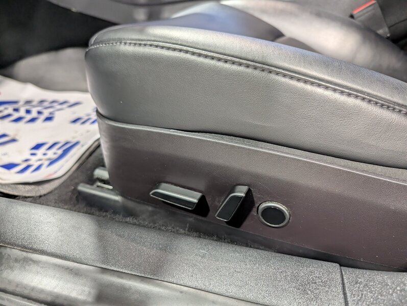 2022 Tesla Model 3 Long Range - Photo 25 - Calgary, AB T2B 2Y9