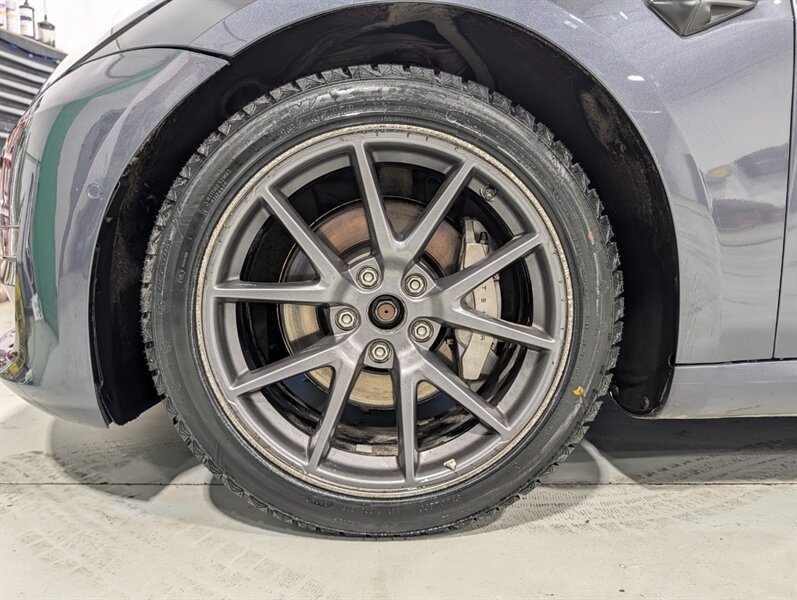 2022 Tesla Model 3 Long Range - Photo 21 - Calgary, AB T2B 2Y9