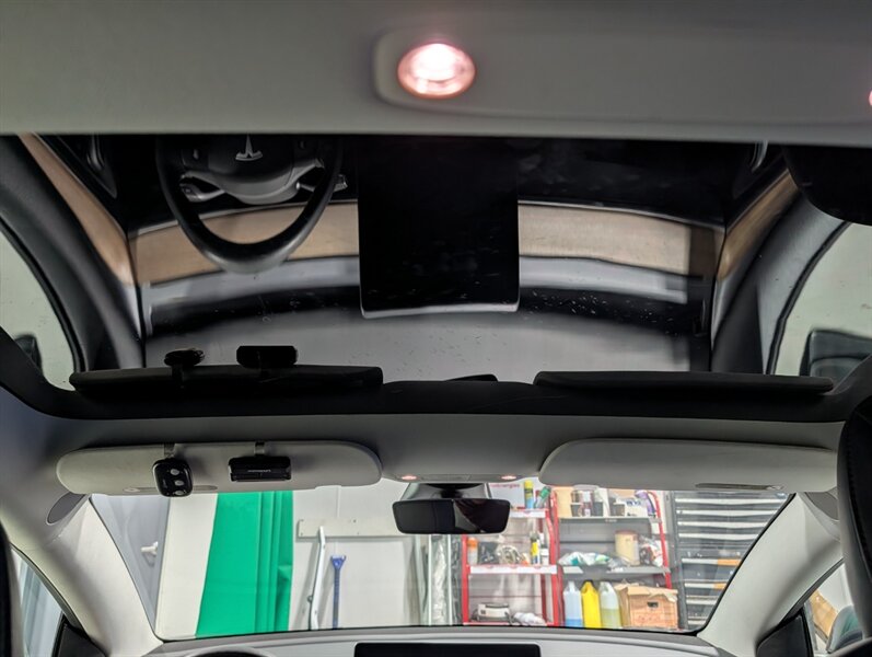 2022 Tesla Model 3 Long Range - Photo 15 - Calgary, AB T2B 2Y9