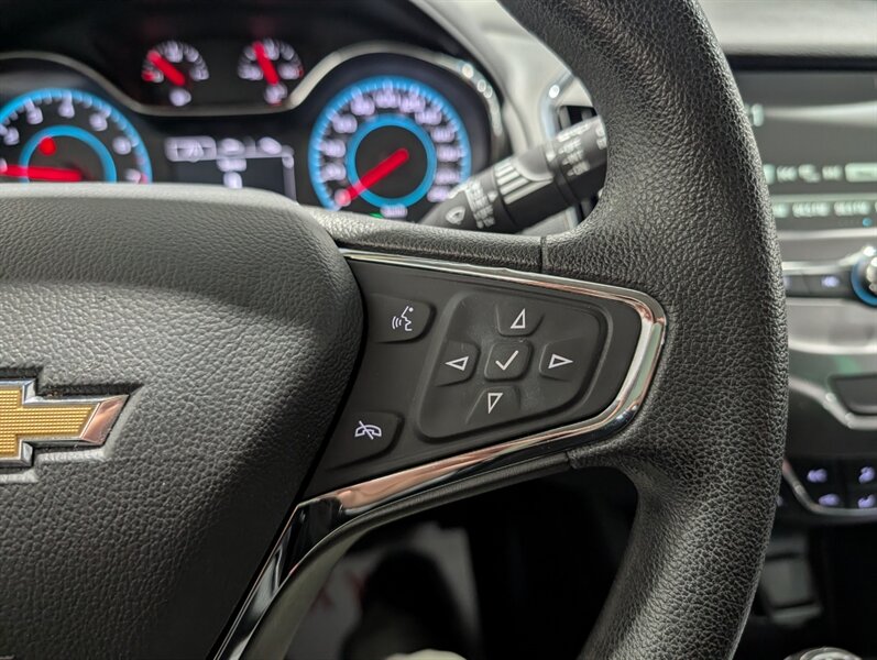 2017 Chevrolet Cruze LT Auto - Photo 20 - Calgary, AB T2B 2Y9