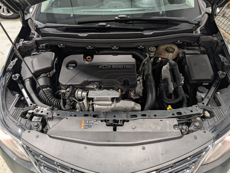 2017 Chevrolet Cruze LT Auto - Photo 35 - Calgary, AB T2B 2Y9