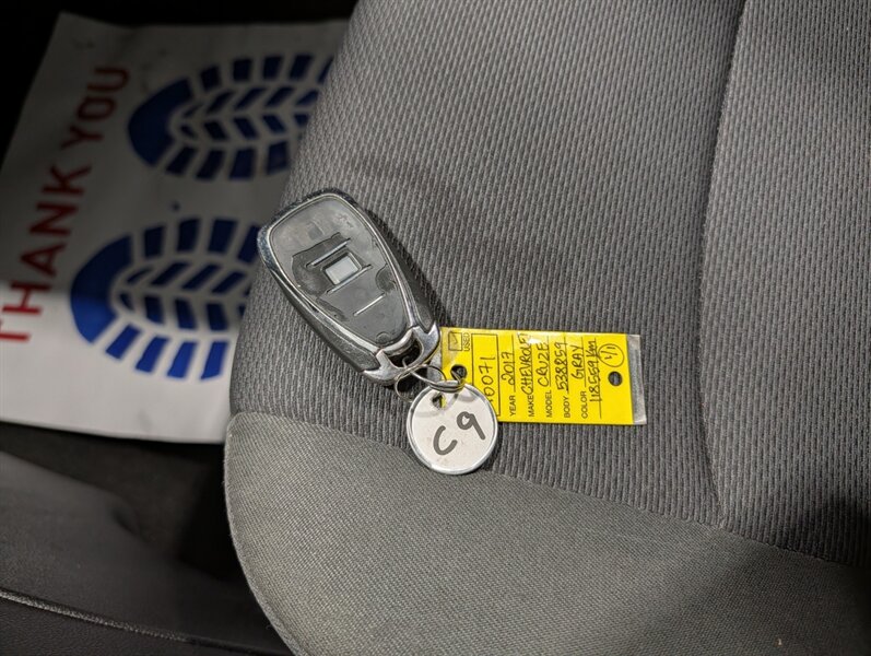 2017 Chevrolet Cruze LT Auto - Photo 29 - Calgary, AB T2B 2Y9