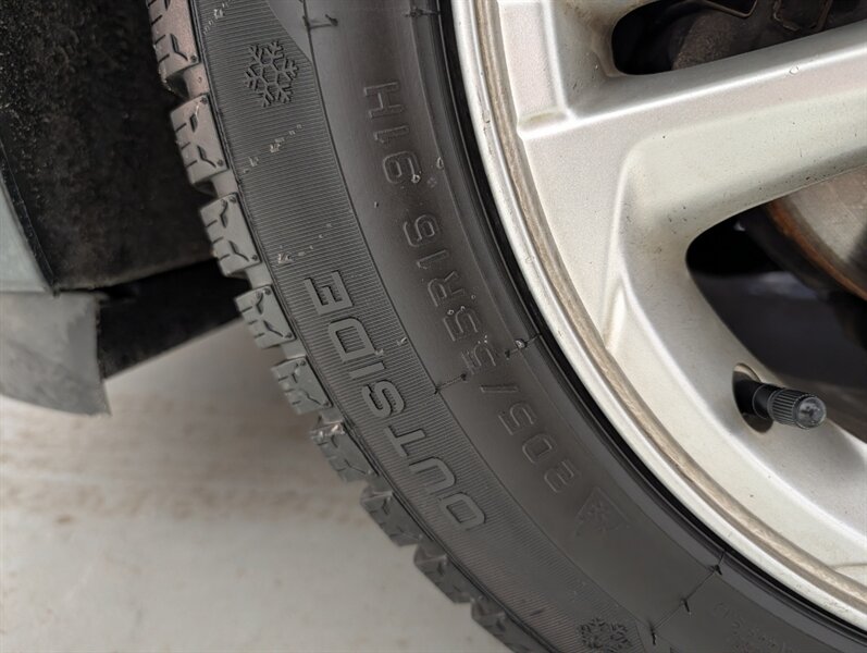 2017 Chevrolet Cruze LT Auto - Photo 34 - Calgary, AB T2B 2Y9