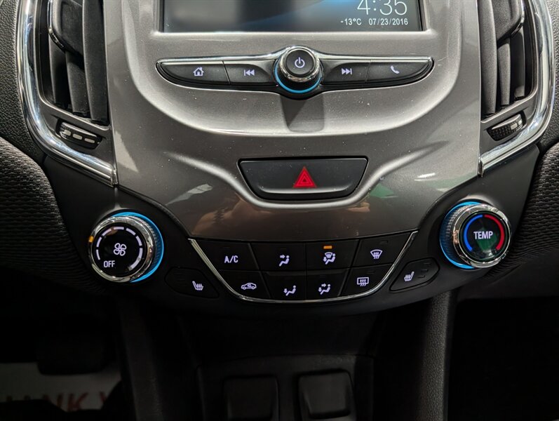 2017 Chevrolet Cruze LT Auto - Photo 25 - Calgary, AB T2B 2Y9