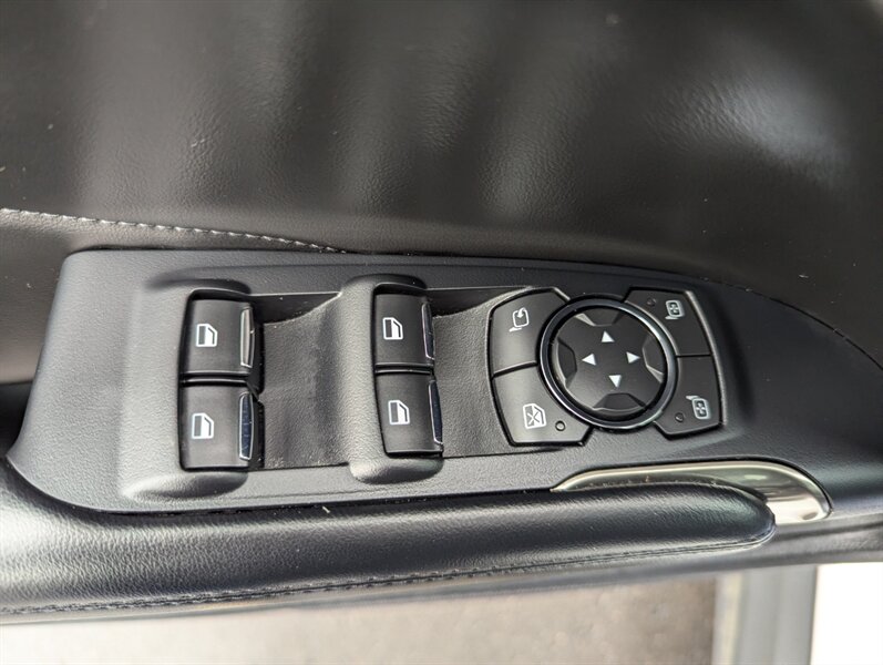 2017 Lincoln MKC Select   - Photo 9 - Calgary, AB T2B 2Y9