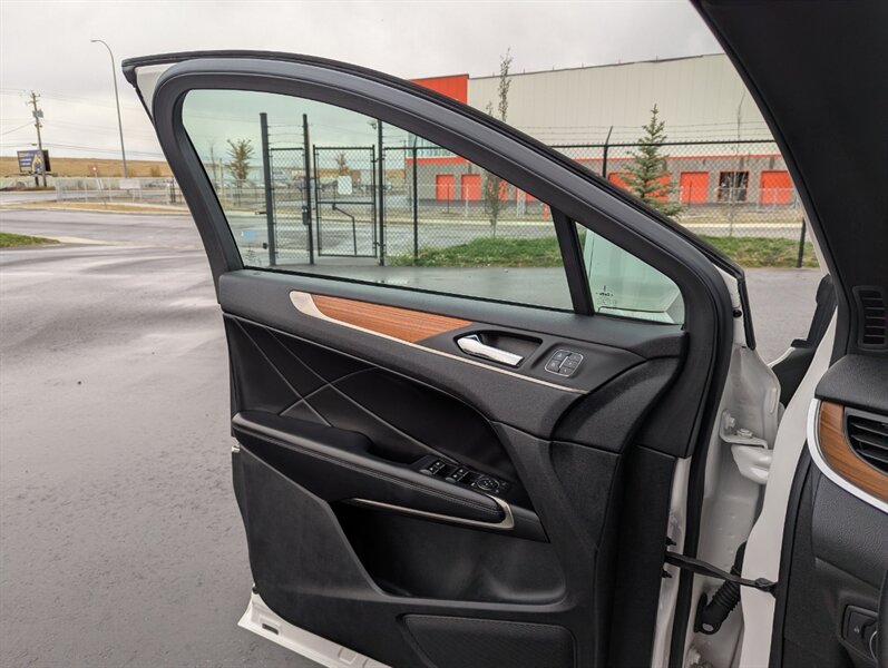 2017 Lincoln MKC Select   - Photo 14 - Calgary, AB T2B 2Y9