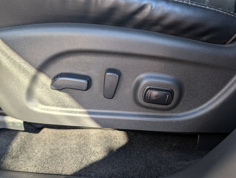 2017 Nissan Pathfinder Platinum - Photo 28 - Calgary, AB T2B 2Y9