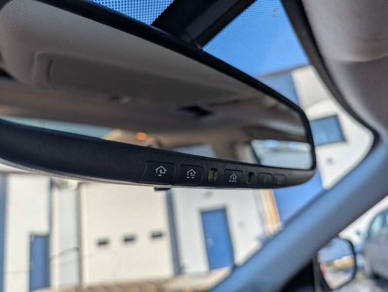 2017 Nissan Pathfinder Platinum - Photo 30 - Calgary, AB T2B 2Y9