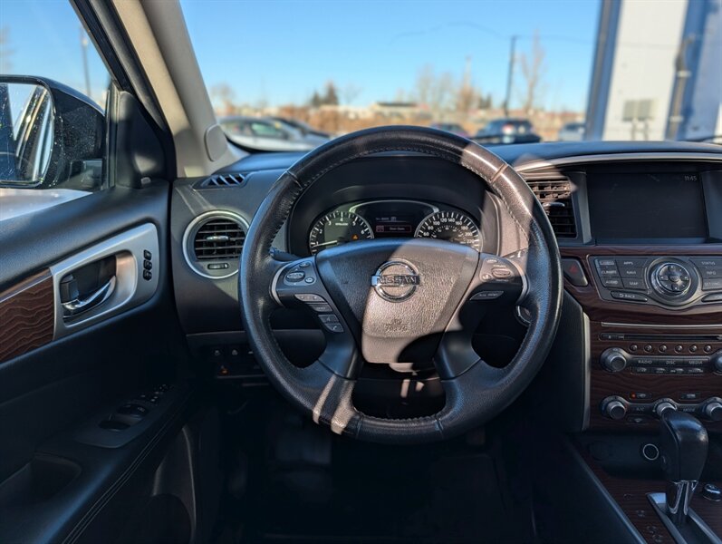 2017 Nissan Pathfinder Platinum - Photo 16 - Calgary, AB T2B 2Y9