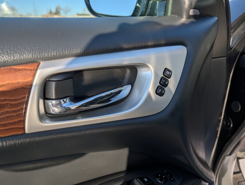 2017 Nissan Pathfinder Platinum - Photo 26 - Calgary, AB T2B 2Y9