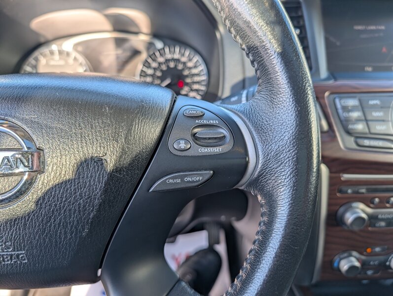 2017 Nissan Pathfinder Platinum - Photo 34 - Calgary, AB T2B 2Y9
