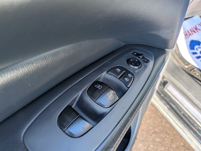 2017 Nissan Pathfinder Platinum - Photo 27 - Calgary, AB T2B 2Y9