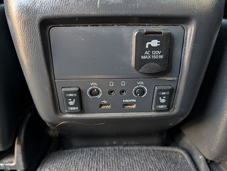 2017 Nissan Pathfinder Platinum - Photo 18 - Calgary, AB T2B 2Y9