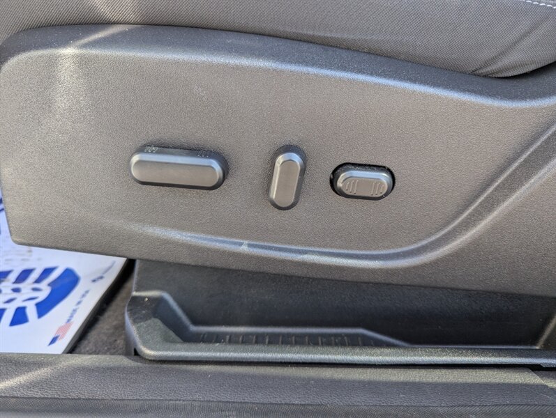 2018 Ford Escape SE   - Photo 11 - Calgary, AB T2B 2Y9