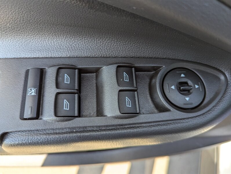 2018 Ford Escape SE   - Photo 9 - Calgary, AB T2B 2Y9