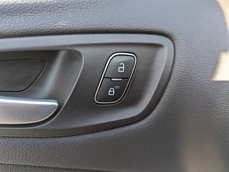 2018 Ford Escape SE   - Photo 10 - Calgary, AB T2B 2Y9