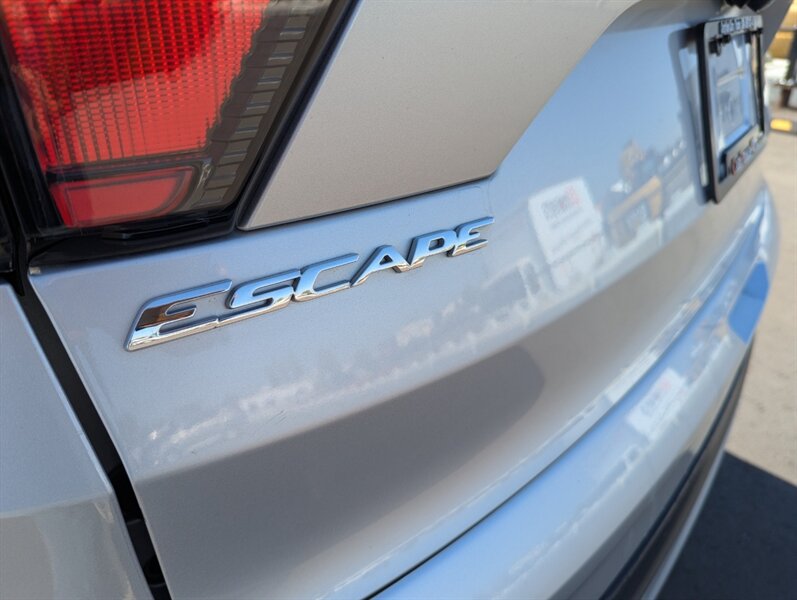 2018 Ford Escape SE   - Photo 37 - Calgary, AB T2B 2Y9