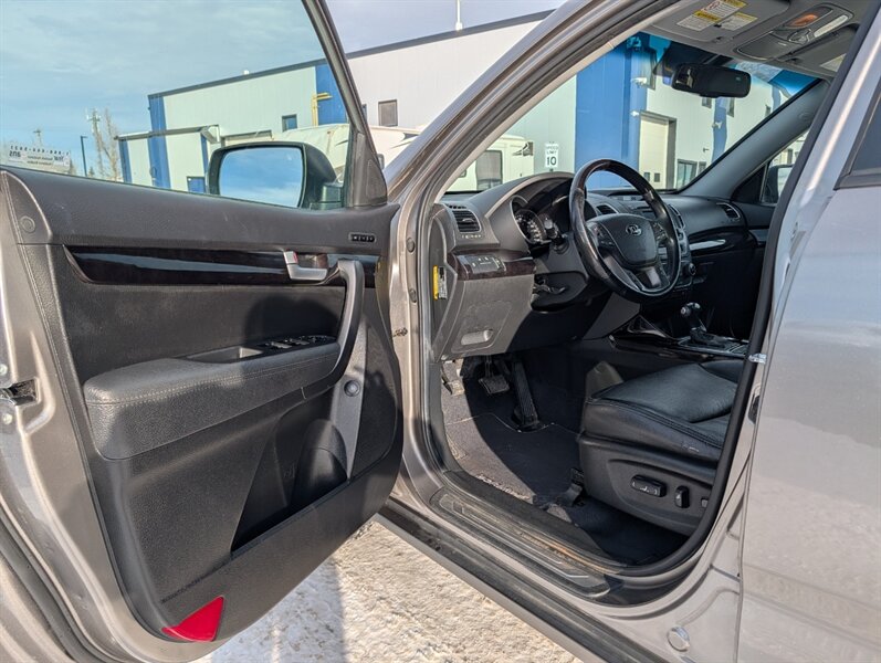 2015 Kia Sorento EX - Photo 7 - Calgary, AB T2B 2Y9